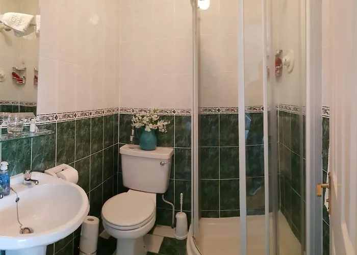 Deerpark בית הארחה 3*